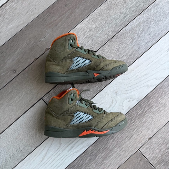 Jordan 5 Retro Olive Kids Sneakers - Picture 6 of 8